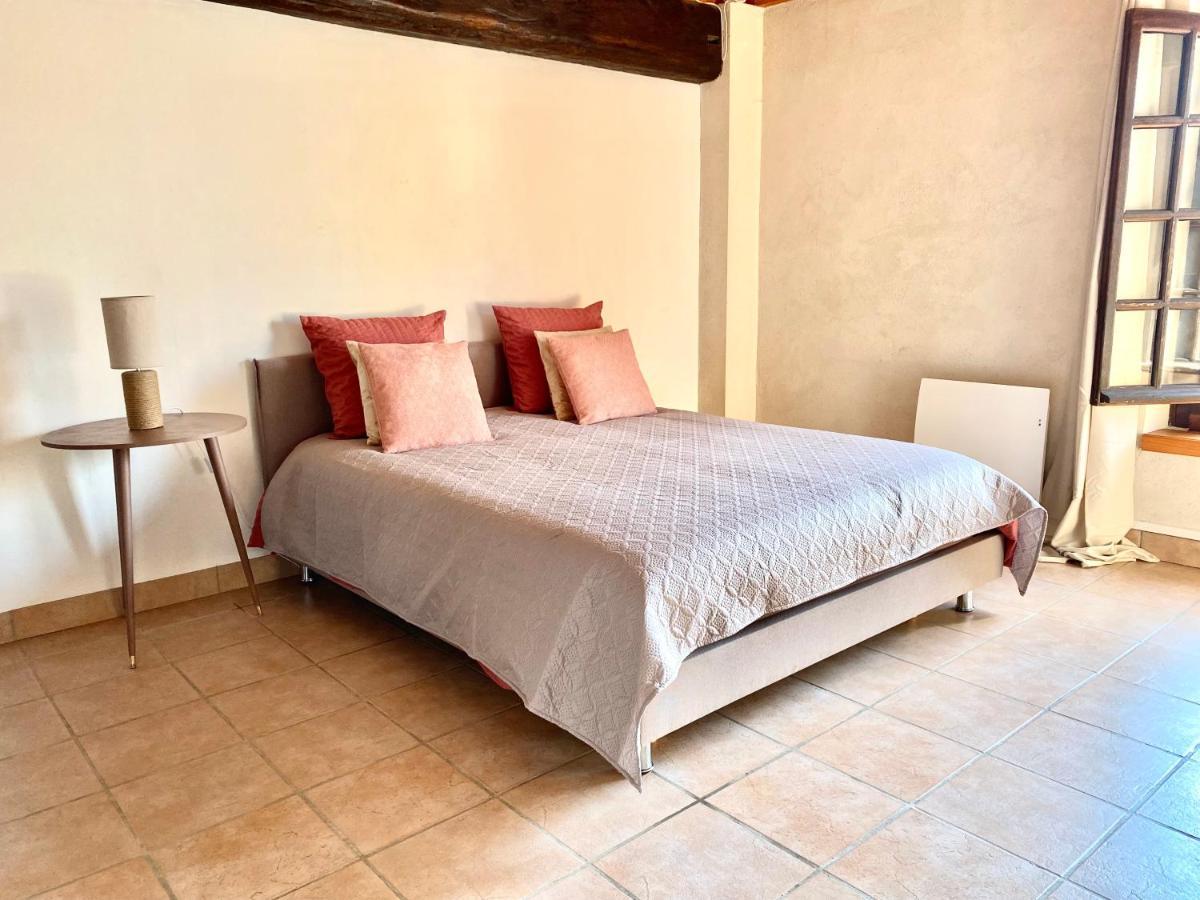 Domaine Du Cellier De La Couronne Bed & Breakfast Sezanne Exterior photo