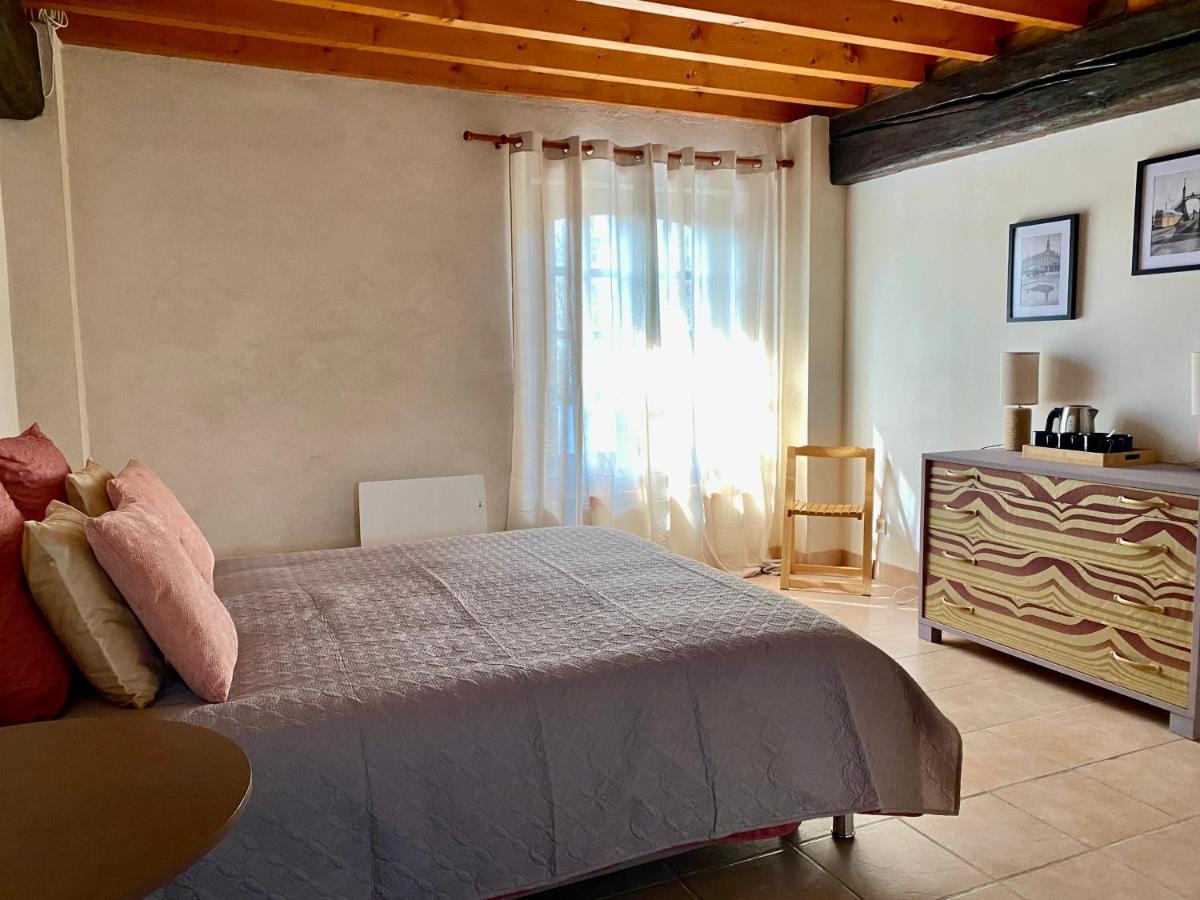 Domaine Du Cellier De La Couronne Bed & Breakfast Sezanne Exterior photo